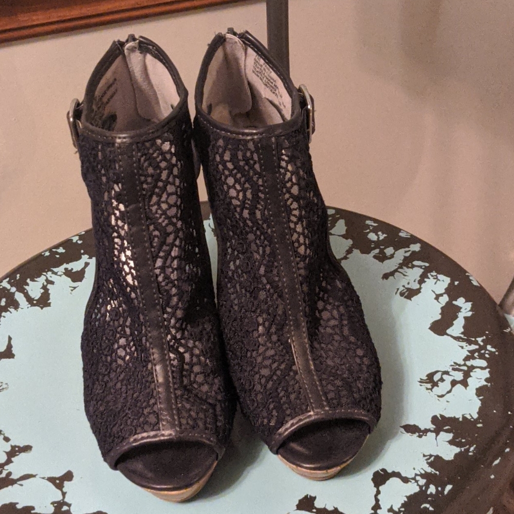 Wedge sandals